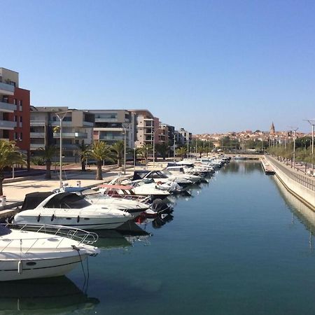 Chic Appart Du Port Fréjus Exterior foto
