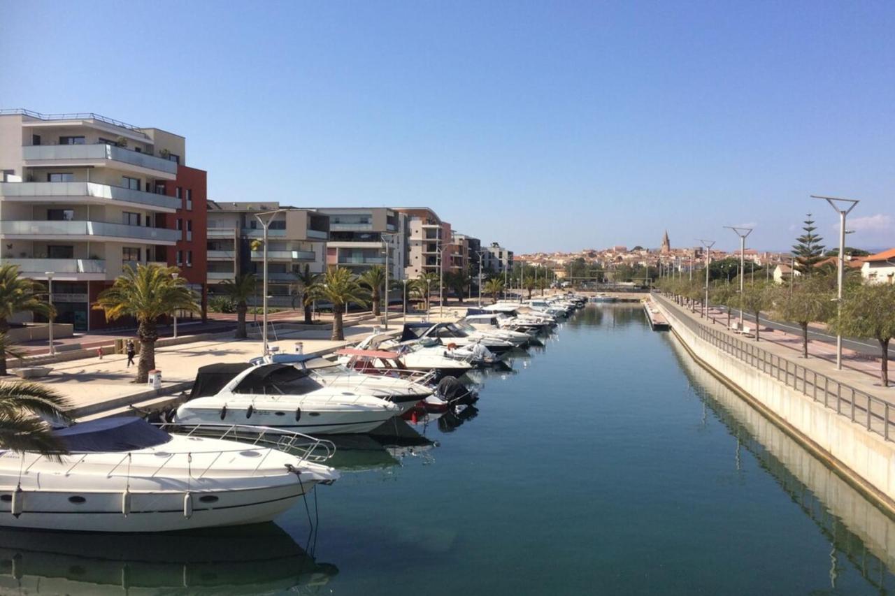 Chic Appart Du Port Fréjus Exterior foto